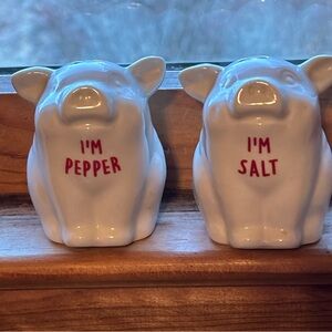 Red Shed Home & Gift Rustic Vintage Classic Pig Salt&Pepper Shakers
